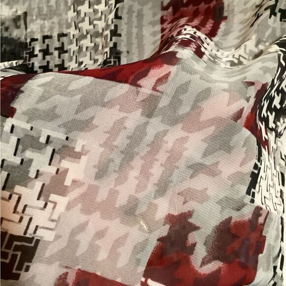 Maurices Women's Lightweight Sheer Pull Over Business Casual Blouse Size Small - Picture 14 of 15